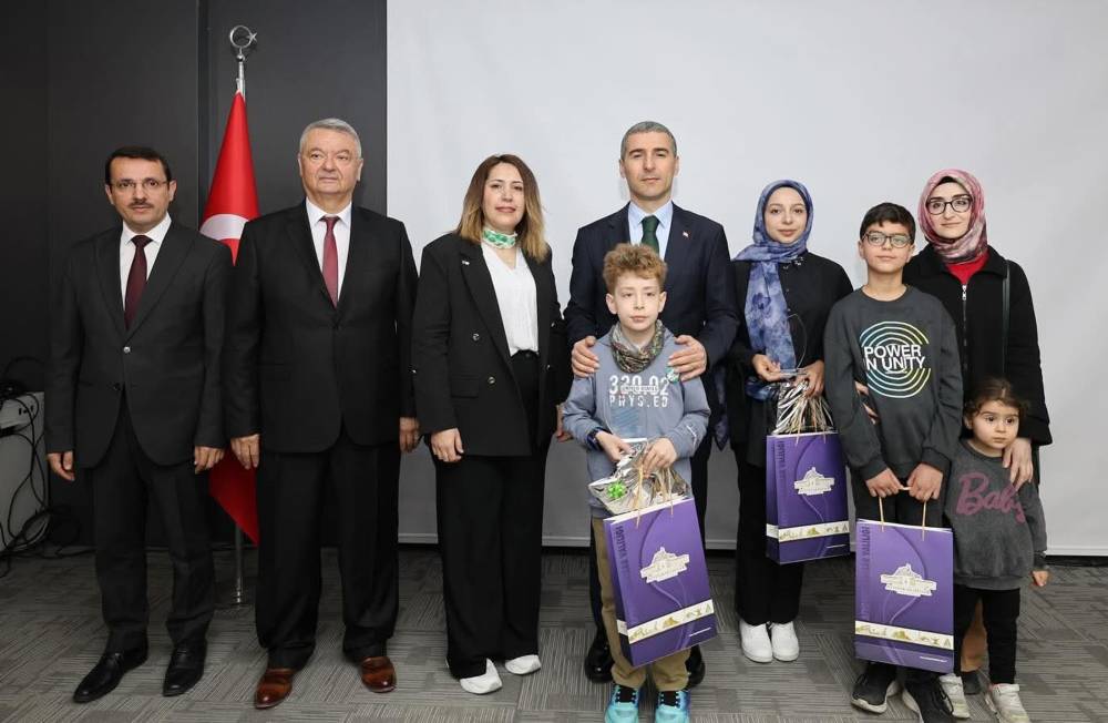 En &ccedil;ok kitap okuyanlara &ouml;d&uuml;l