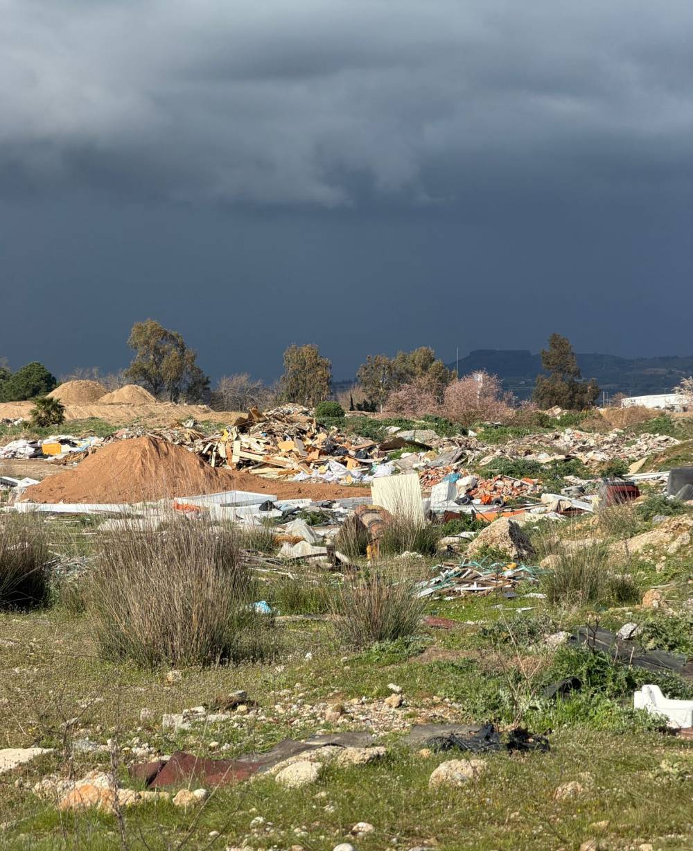 Kuş cenneti &ccedil;&ouml;pl&uuml;ğe d&ouml;nd&uuml;