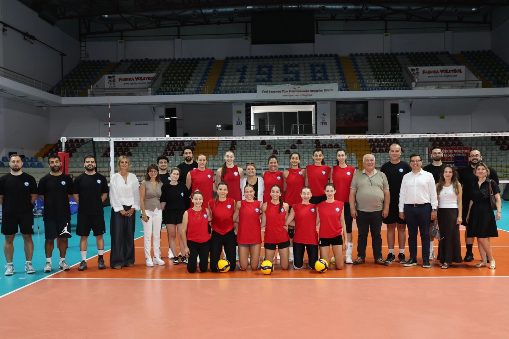 Nilüfer Belediyespor Eker Kadın Voleybol Takımı sezona hazırlanıyor