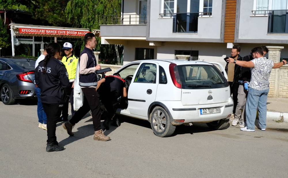 Polisten asayiş, narkotik ve trafik denetimi