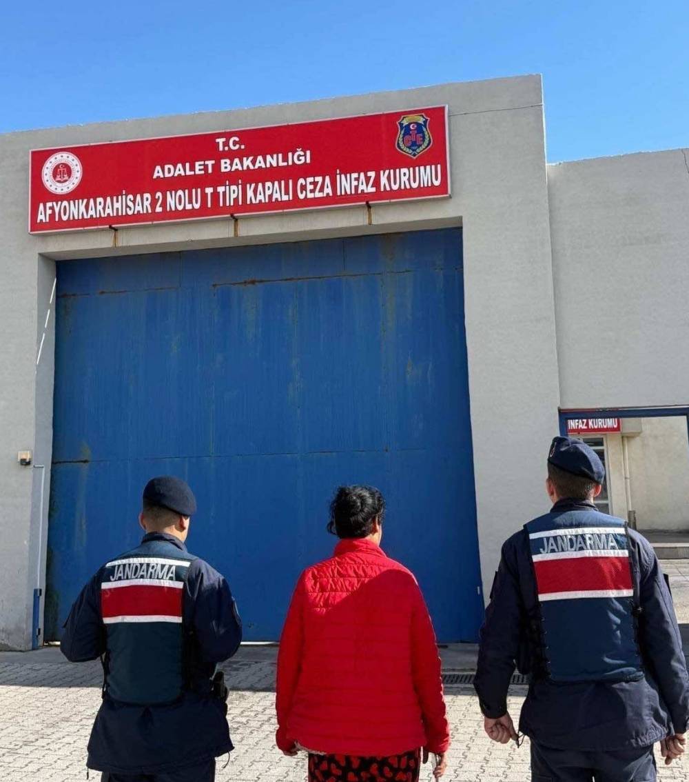 Hırsızlık h&uuml;k&uuml;ml&uuml;s&uuml; yakalandı