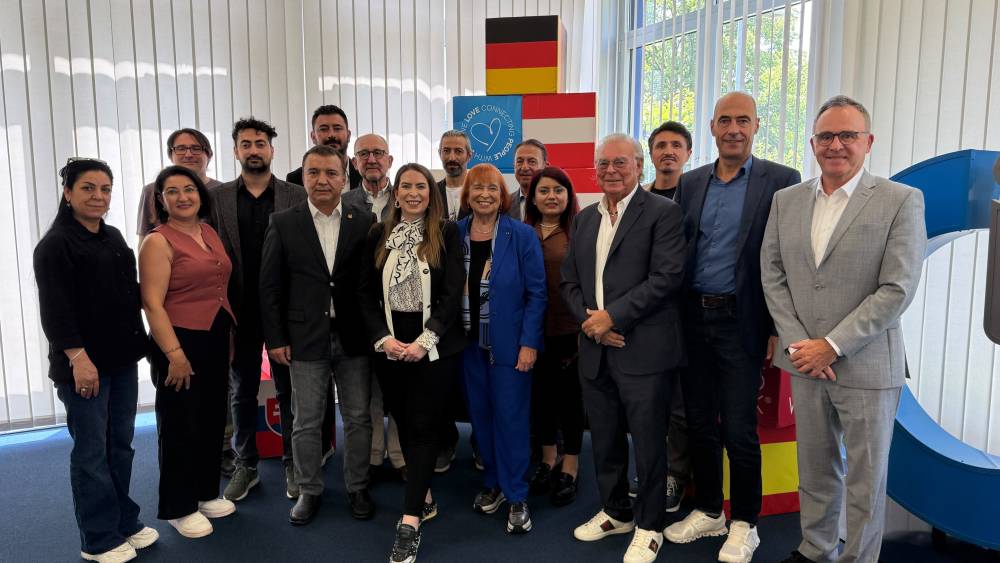 22 yıllık kardeşlik k&ouml;pr&uuml;s&uuml; N&uuml;rnberg'de g&uuml;&ccedil;lendi