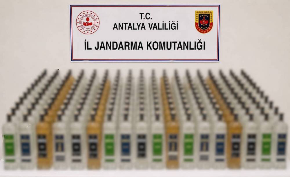 Alanya ve Manavgat&rsquo;ta ka&ccedil;ak i&ccedil;ki operasyonu