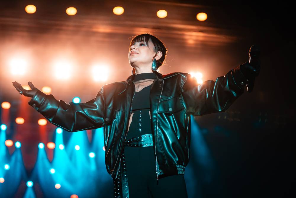 Antalyalılar Merve Özbey ile eğlendi