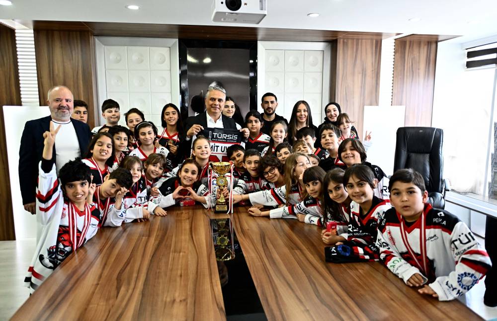 Sporculardan Başkan Uysal'a ziyaret