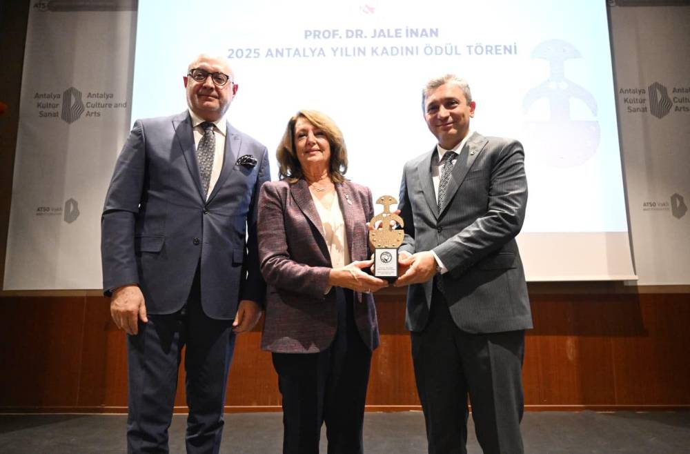 Jale İnan 2025 Antalya Yılın Kadını &Ouml;d&uuml;l&uuml;, Prof. Dr. Sarvan'ın