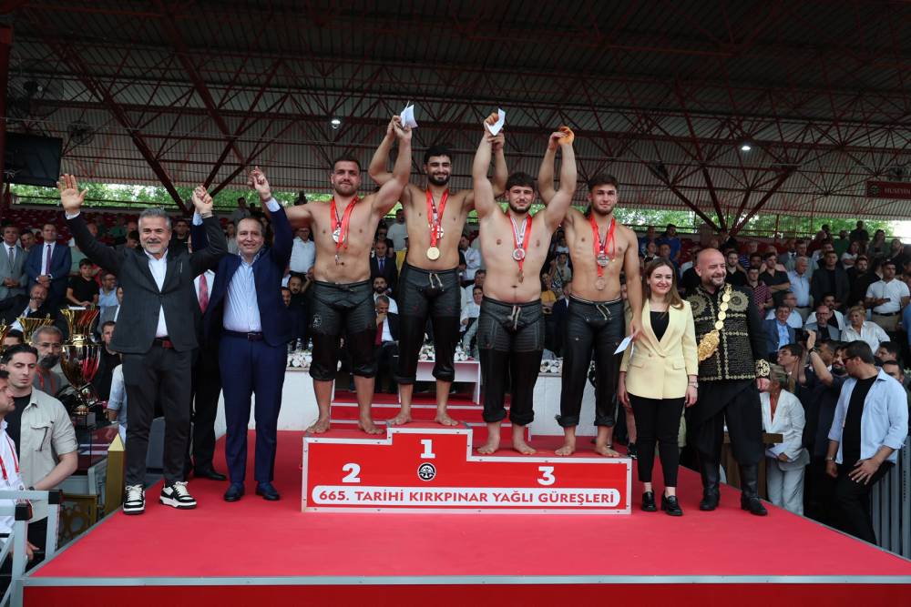 Kırkpınar&rsquo;ın Başpehlivanı Antalya B&uuml;y&uuml;kşehir sporcusu Erkan Taş