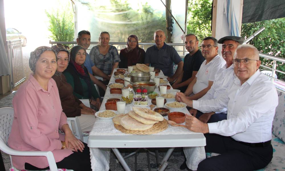 Kumluca'da Civge yemeği için tanıtım etkinliği