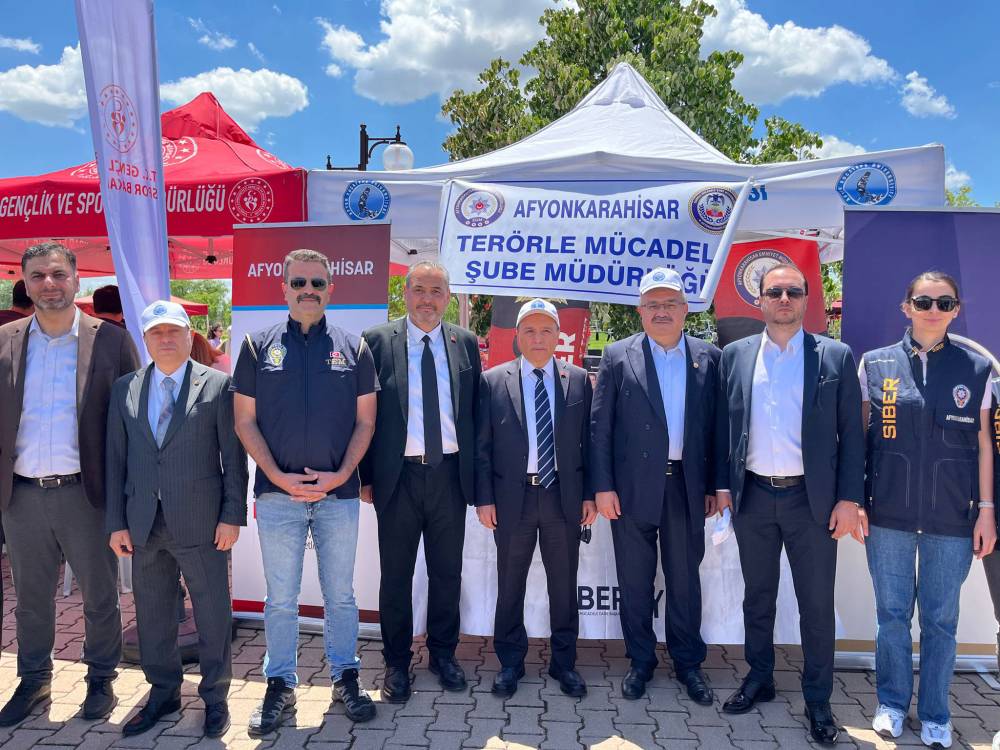 Emniyetten &uuml;niversitede bilgilendirme faaliyeti