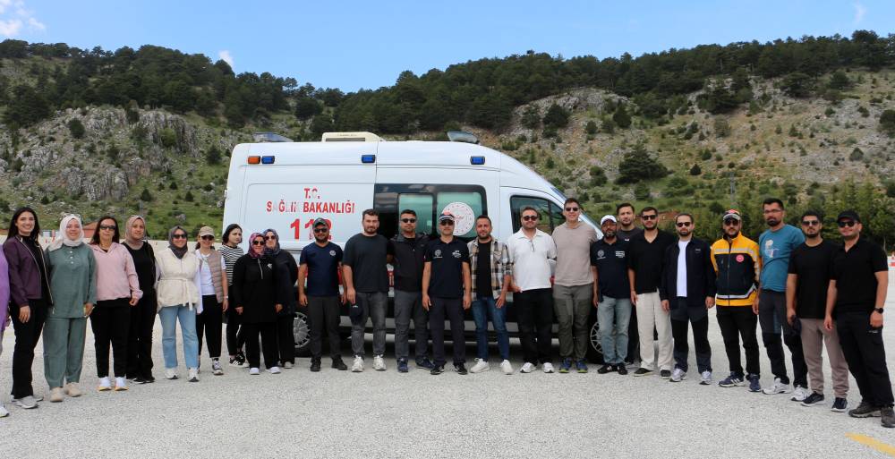 Sağlık personeline g&uuml;venli s&uuml;r&uuml;ş eğitimi