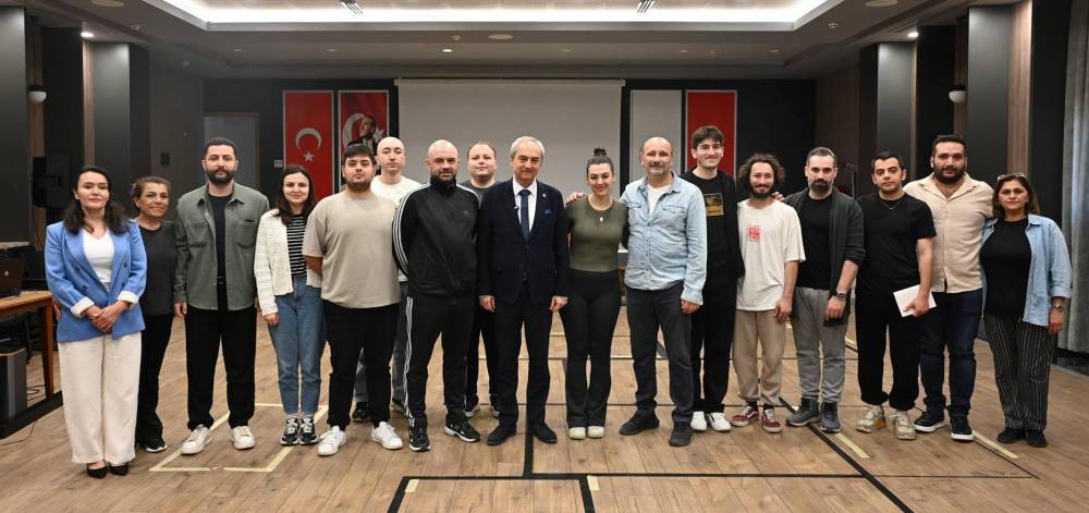 Kepez Kent Tiyatrosu ekibinden, 19 Mayıs'a &ouml;zel g&ouml;sterim 