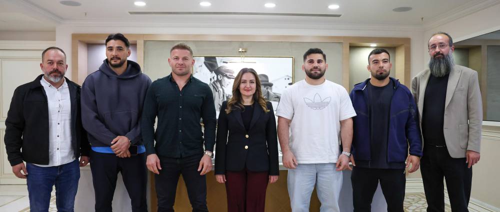 Başkan Vekili &Ouml;zdemir başpehlivanları ağırladı