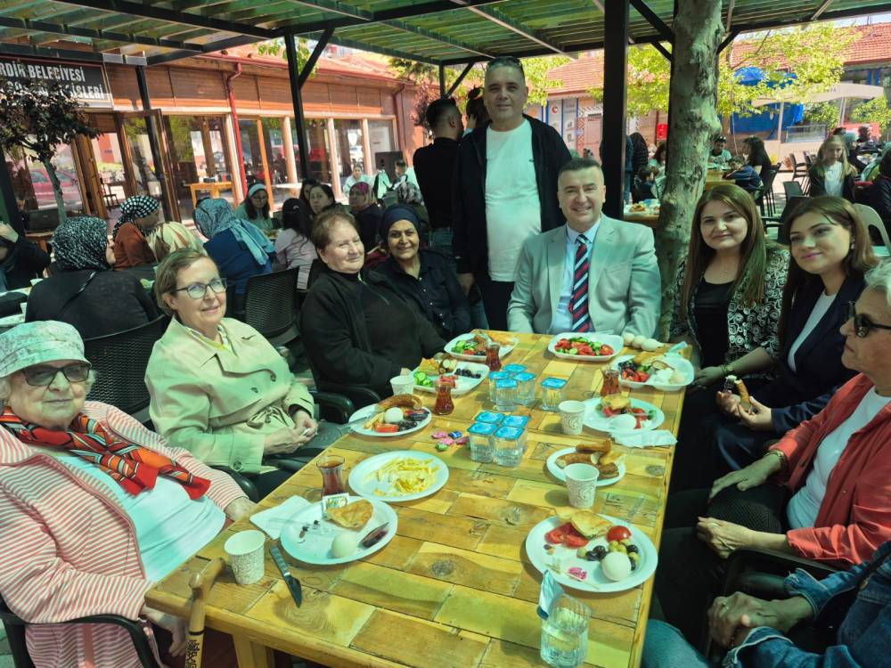 Anneler G&uuml;n&uuml; Eğirdir&rsquo;de kutlandı