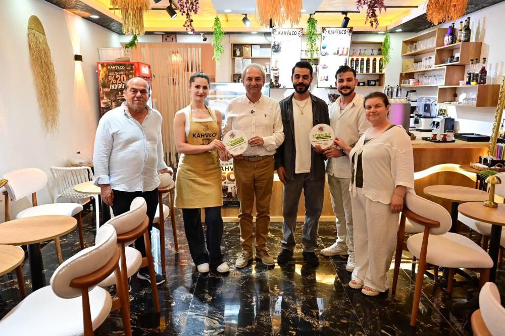 Kocag&ouml;z, esnafa 'Temizlik Kirletmemektir' kampanyasını tanıttı 