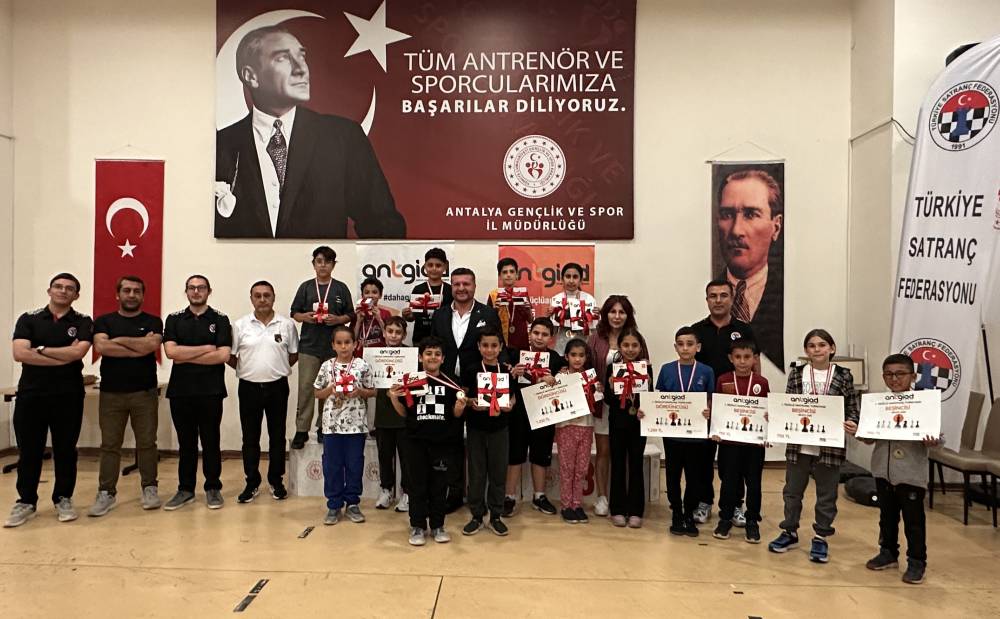 ANTGİAD 2. &Ouml;d&uuml;ll&uuml; Satran&ccedil; Turnuvası b&uuml;y&uuml;k heyecana sahne oldu