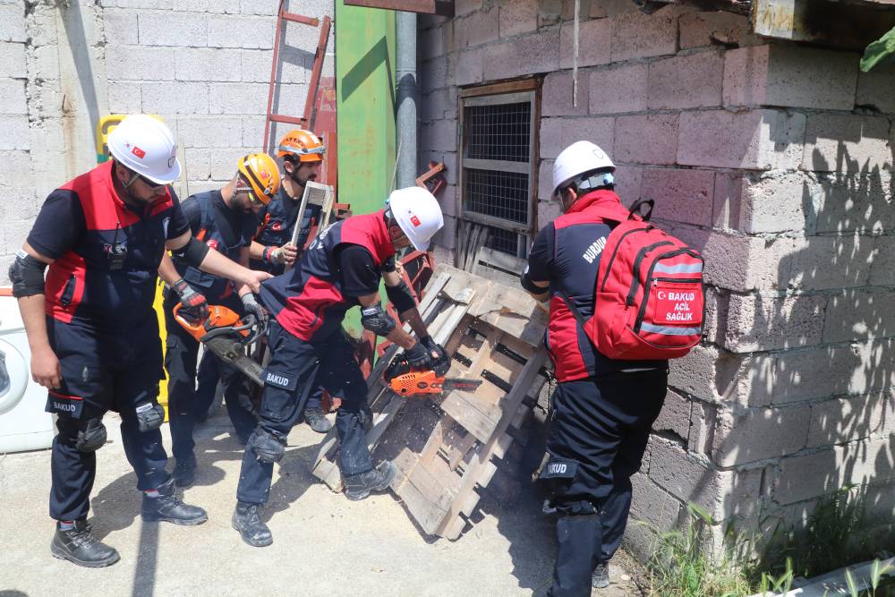 Fırtına tatbikatı ger&ccedil;eğini aratmadı