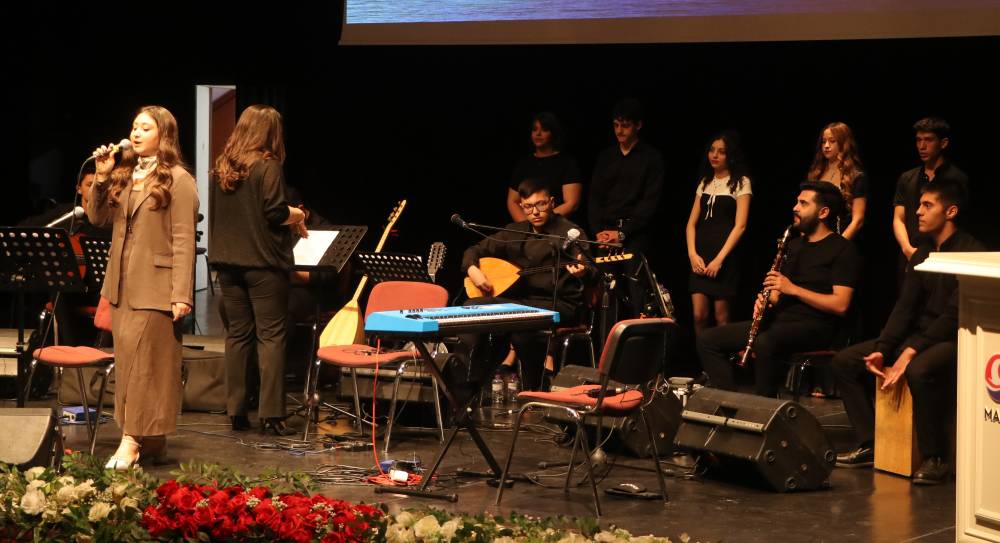 Liselilerden m&uuml;zik ş&ouml;leni