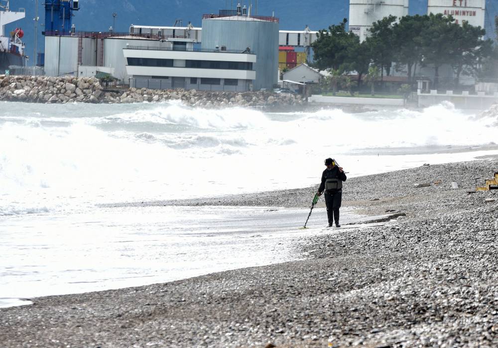 Antalya'yı sağanak vurdu; 7 il&ccedil;ede okullar tatil edildi 