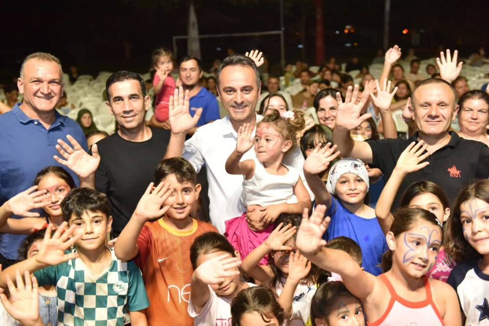 Yeşiltepe Mahallesi 'Sahne Kepez' ile sanata ve eğlenceye doydu