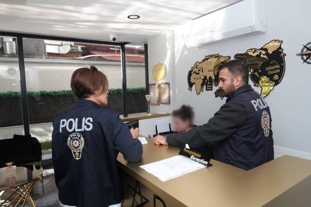 Antalya'da konaklama tesisleri ve ara&ccedil; kiralama firmalarına denetim