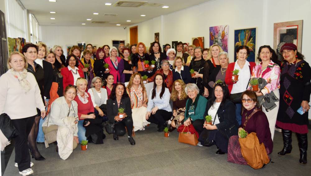 Antalya'da kadın sanat&ccedil;ılar birleşti