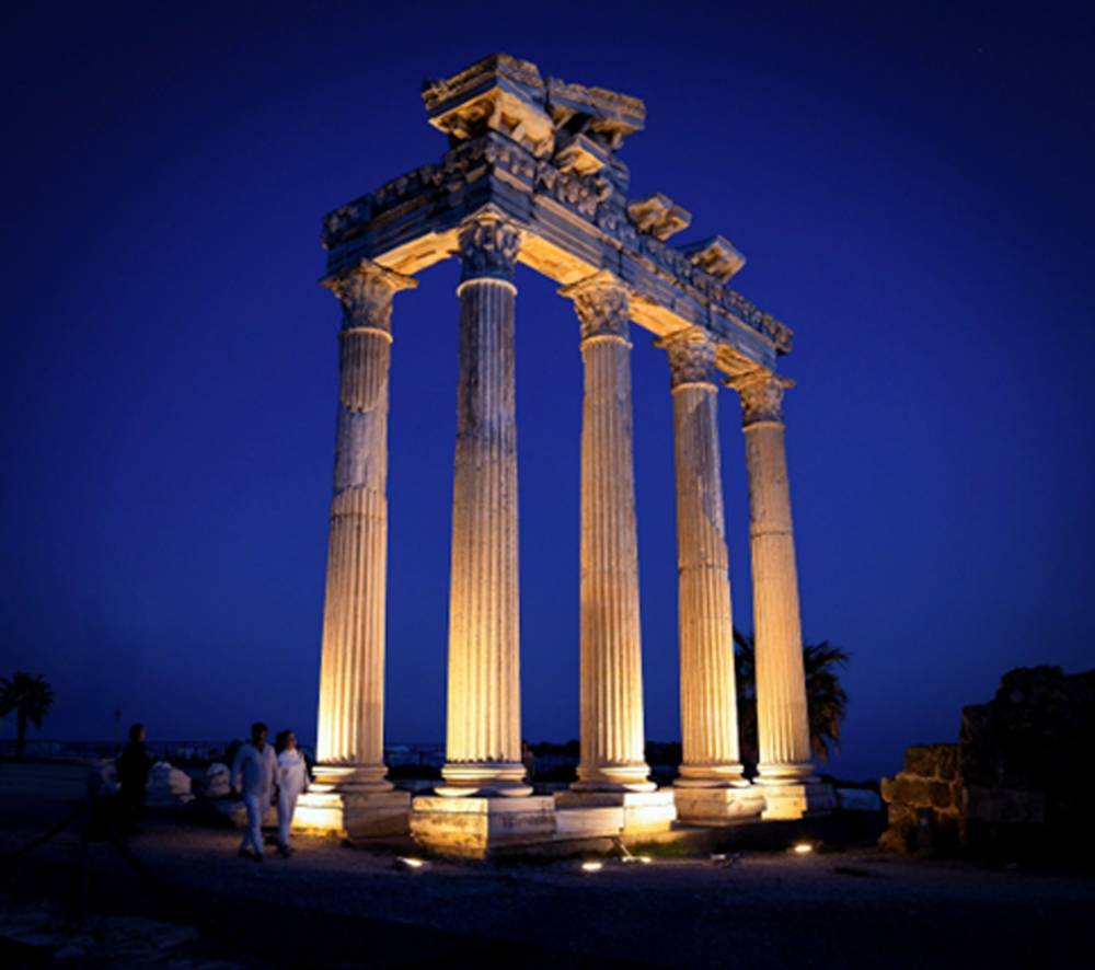 Antalya'daki m&uuml;ze ve &ouml;ren yerleri, 2025'te 3,2 milyon ziyaret&ccedil;i ağırladı 