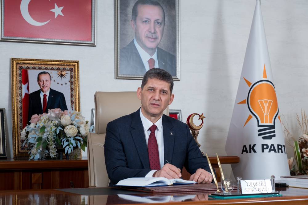 &Ccedil;etin'den, başkanların AK Parti'ye katılım talebi a&ccedil;ıklaması