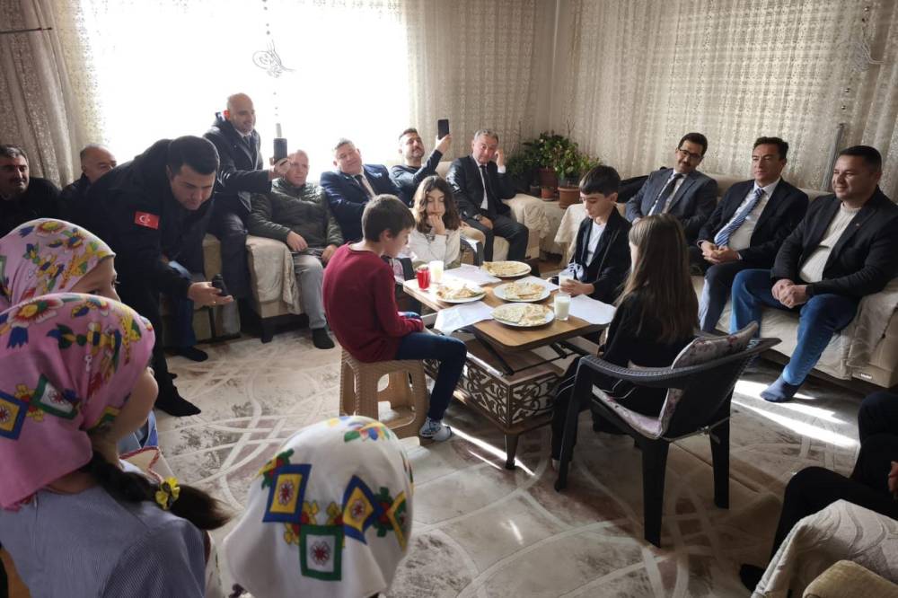 &Ouml;ğrencilerden Yerli Malı Haftası etkinliği