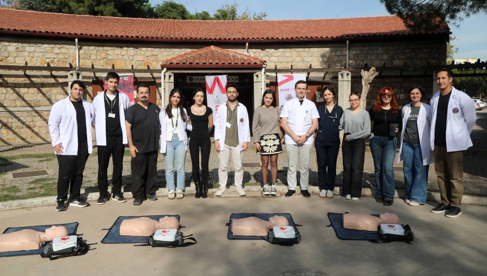 A&Uuml;'de yaşam kurtaran eğitim; kalbi duran hastanın 10 dakikası var