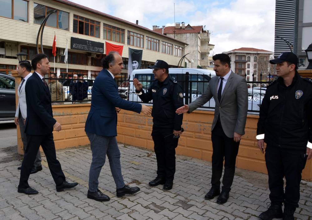 Korkuteli&rsquo;de protokol bayramlaştı