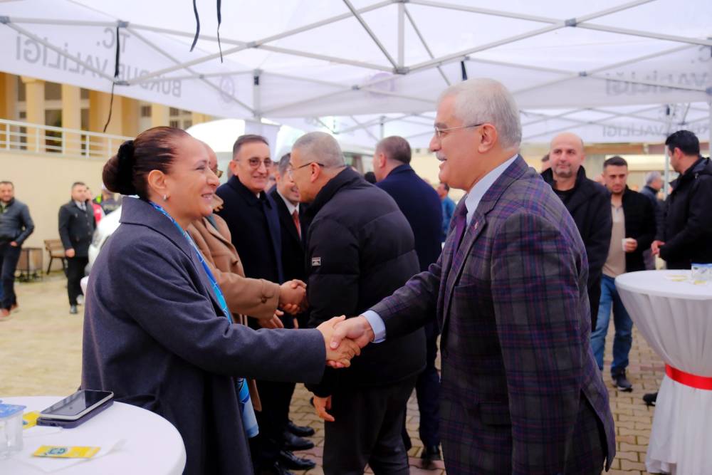 Protokol camide bayramlaştı