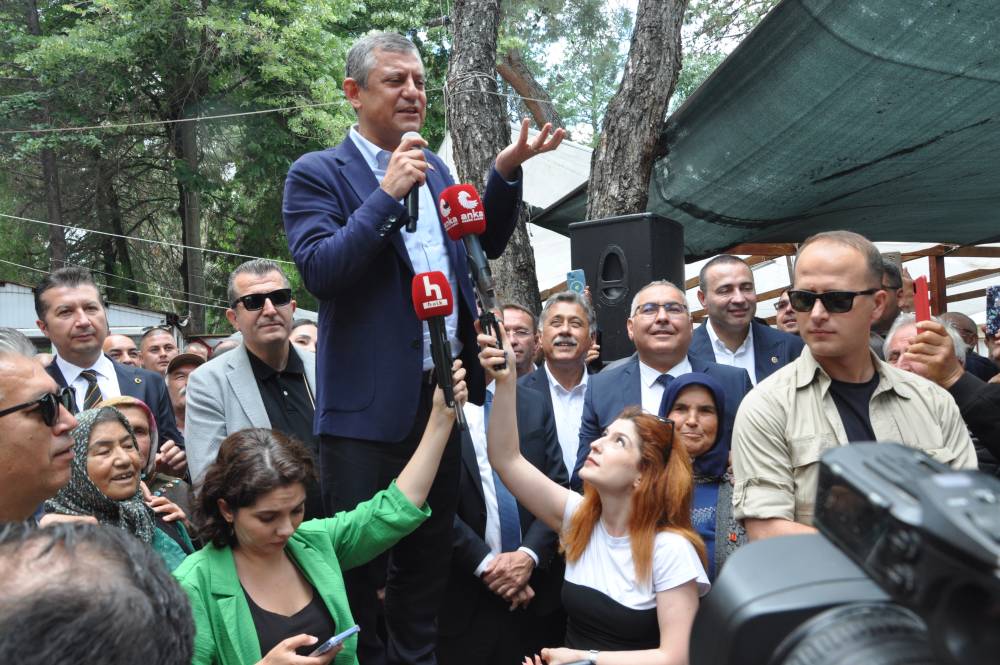 &Ouml;zg&uuml;r &Ouml;zel: Partimizi geri almak i&ccedil;in m&uuml;cadele ediyoruz