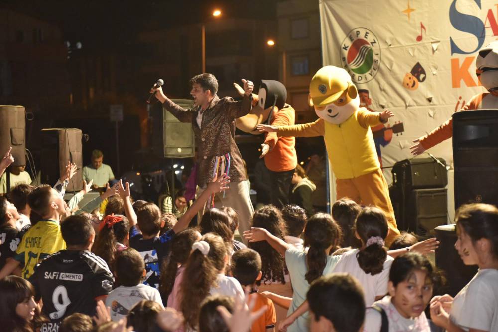 Karşıyaka ve Esentepe’de 'Sahne Kepez' coşkusu