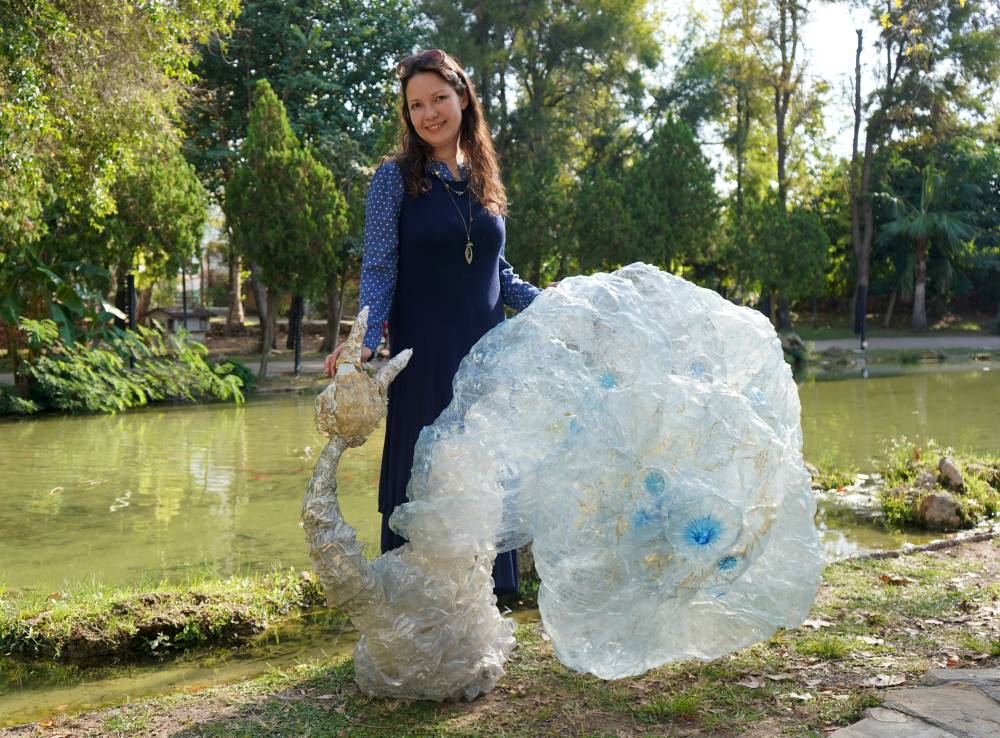 Atıkları güzelliğe dönüştürüyor