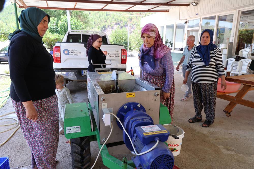 B&uuml;y&uuml;kşehir&rsquo;den &uuml;reticiye ekipman desteği 