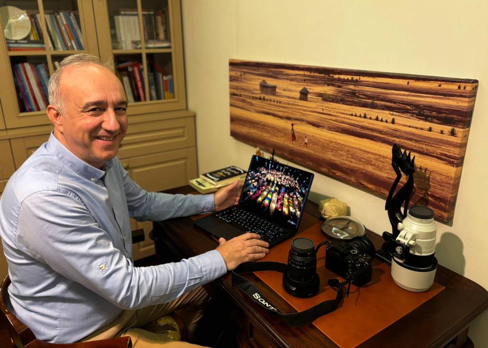 Yaşamla &ouml;l&uuml;m arasında g&ouml;rev yapan doktor, 'uluslararası fotoğraf sanat&ccedil;ısı' oldu