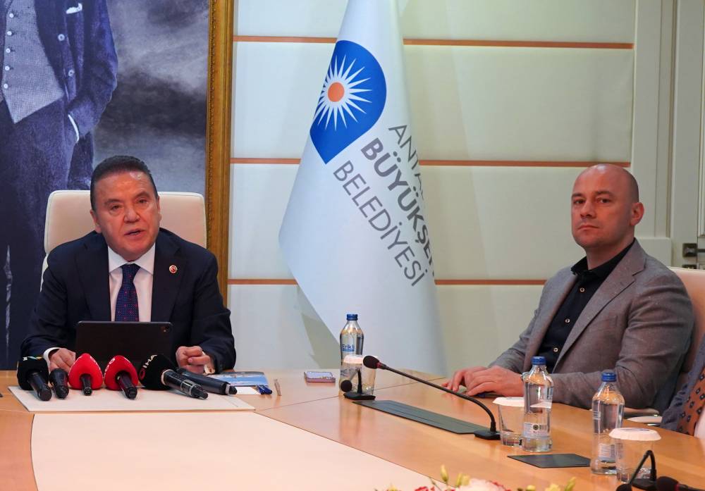 Antalya Büyükşehir Belediyesi'ne yönelik yeni operasyon; 3 gözaltı