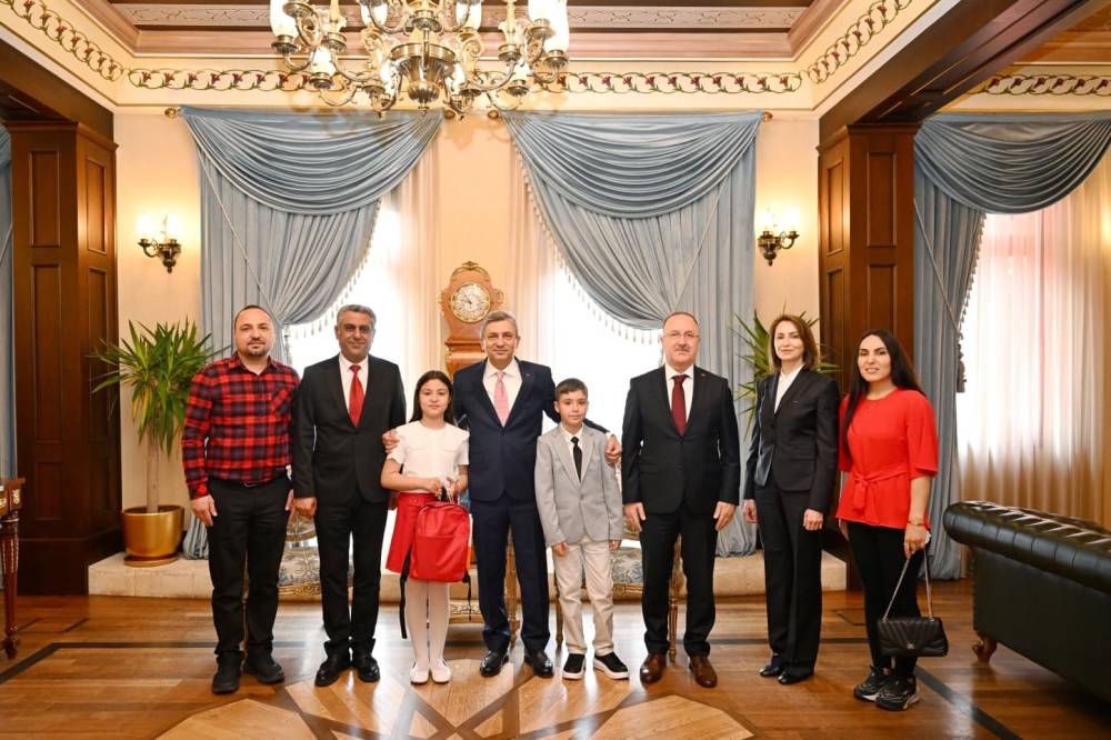 &Ccedil;ocuk vali Nazenin, g&ouml;revi devraldı