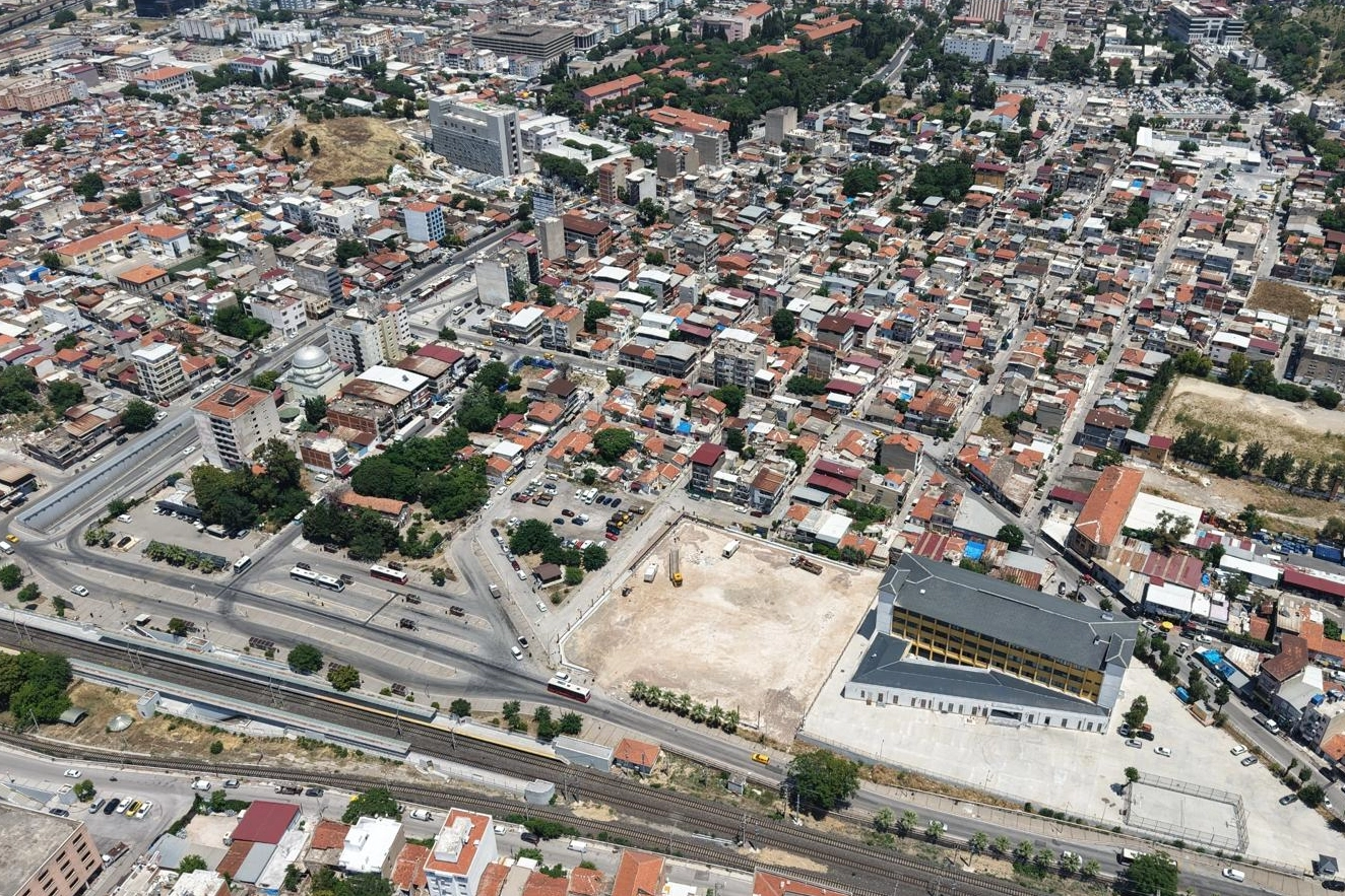 İzmir&rsquo;in futbol hafızası yeniden canlanıyor
