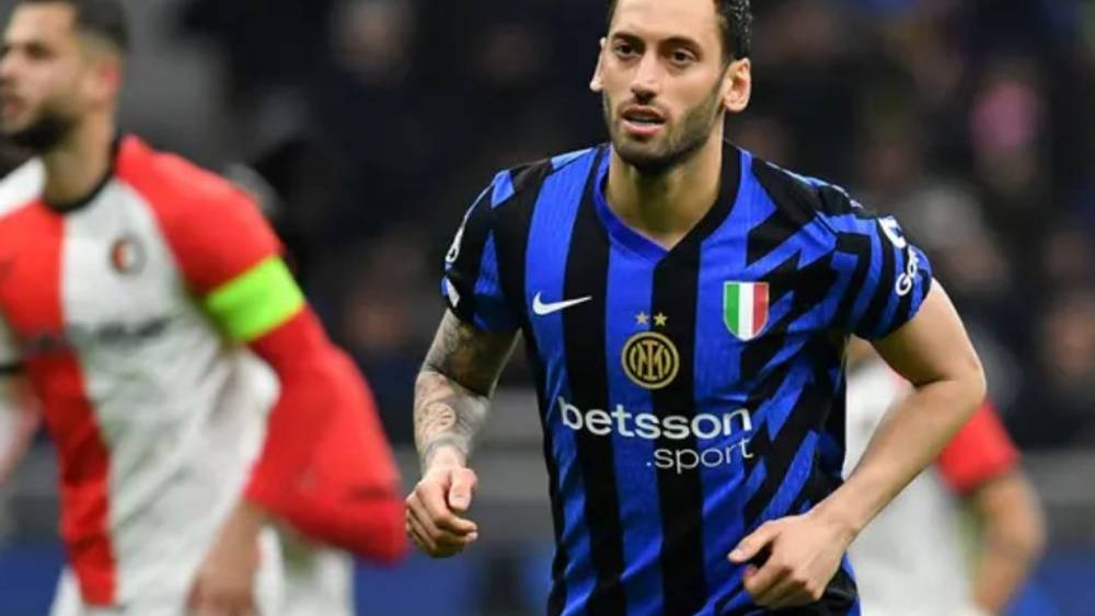 Hakan Çalhanoğlu’ndan transfer açıklaması geldi