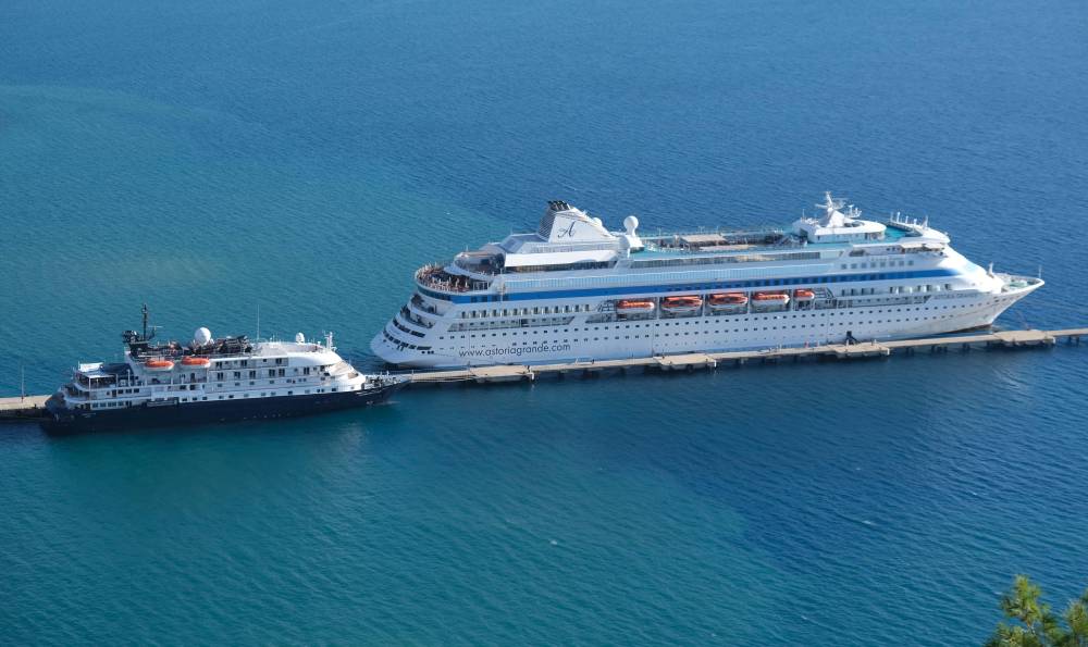 'Y&uuml;zen oteller' ile iki ayda 52 bin 748 yolcu seyahat etti