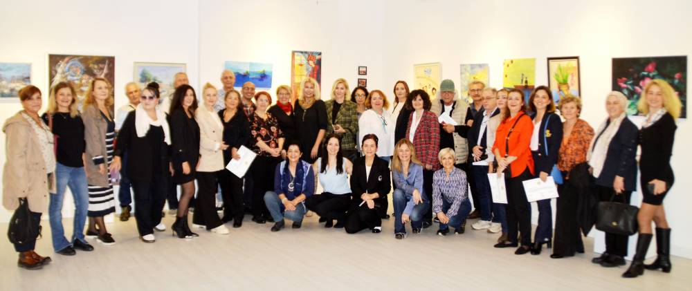 Antalya'da 'umut ışığı' sergisi