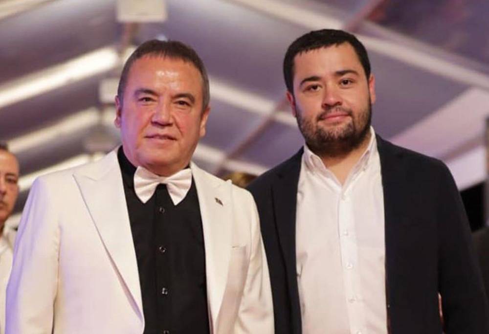 Antalya&rsquo;daki &lsquo;yolsuzluk&rsquo; soruşturmasının iddianamesinde 'l&uuml;ks saat' detayı