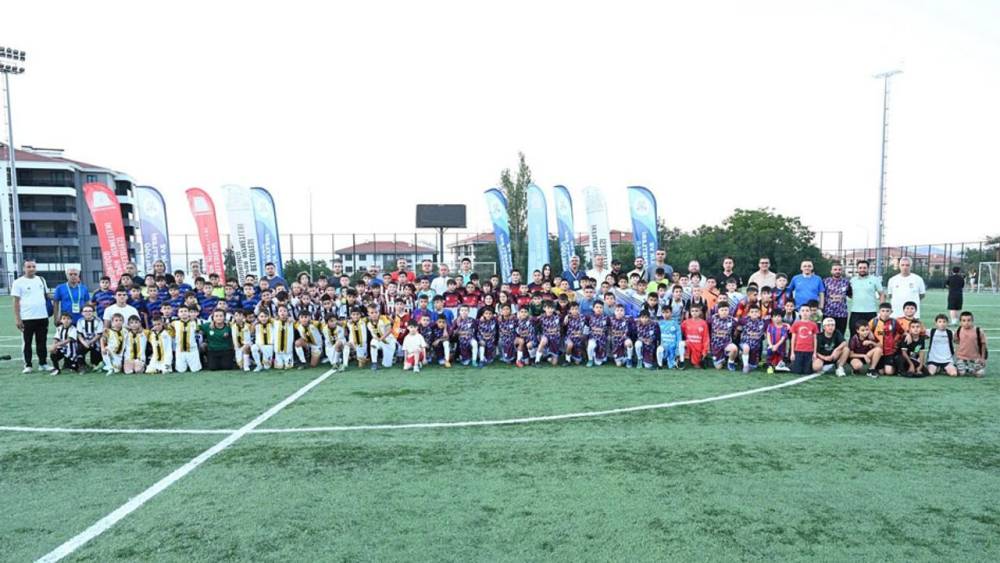Geleceğin Şehri Geleceğin Yıldızları Minikler Futbol Turnuvası