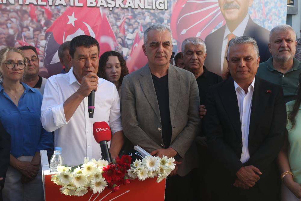 CHP&rsquo;nin yeni Antalya il başkanı g&ouml;reve başladı