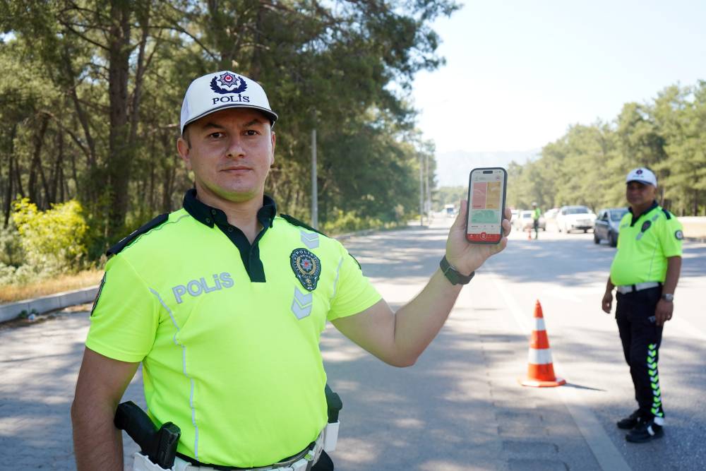 Trafik ekipleri 'Hayat 112 Acil' uygulamasını &ouml;ğretti 